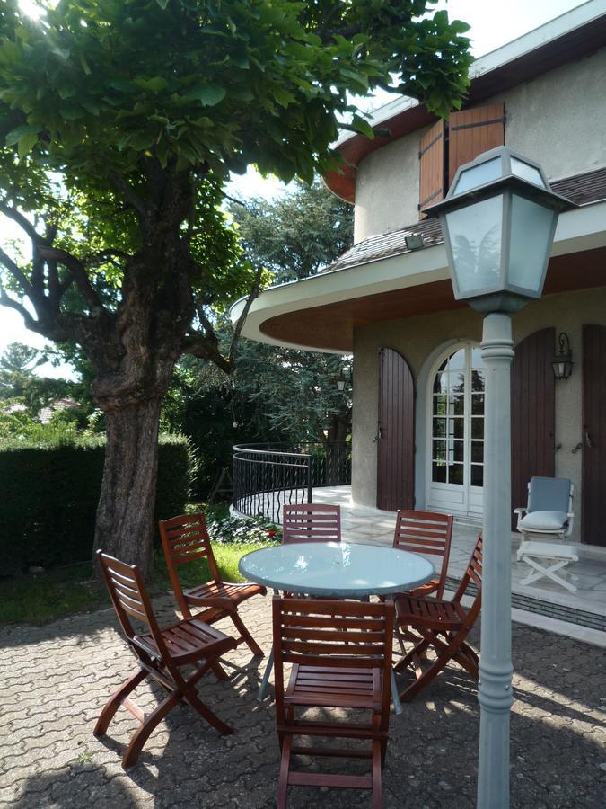 Rillieux-la-PapeLa Maison Des Bonheurs住宿加早餐旅馆 外观 照片