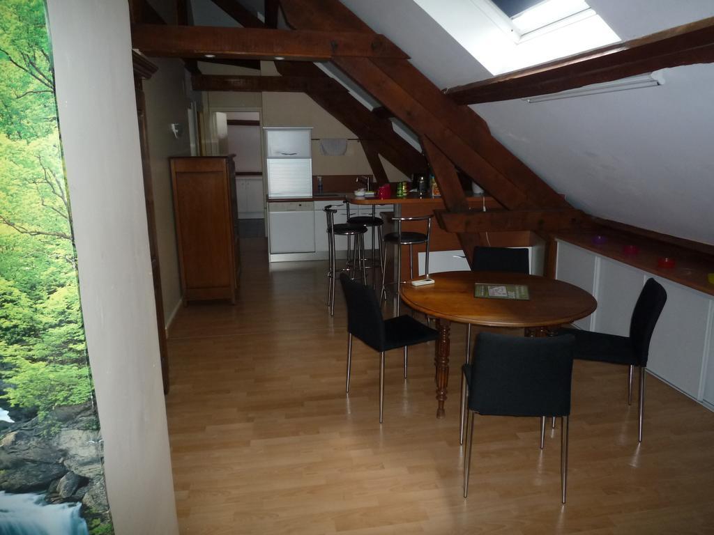 Rillieux-la-PapeLa Maison Des Bonheurs住宿加早餐旅馆 外观 照片